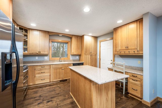 10445 Akron Avenue, Inver Grove Heights, MN 55077