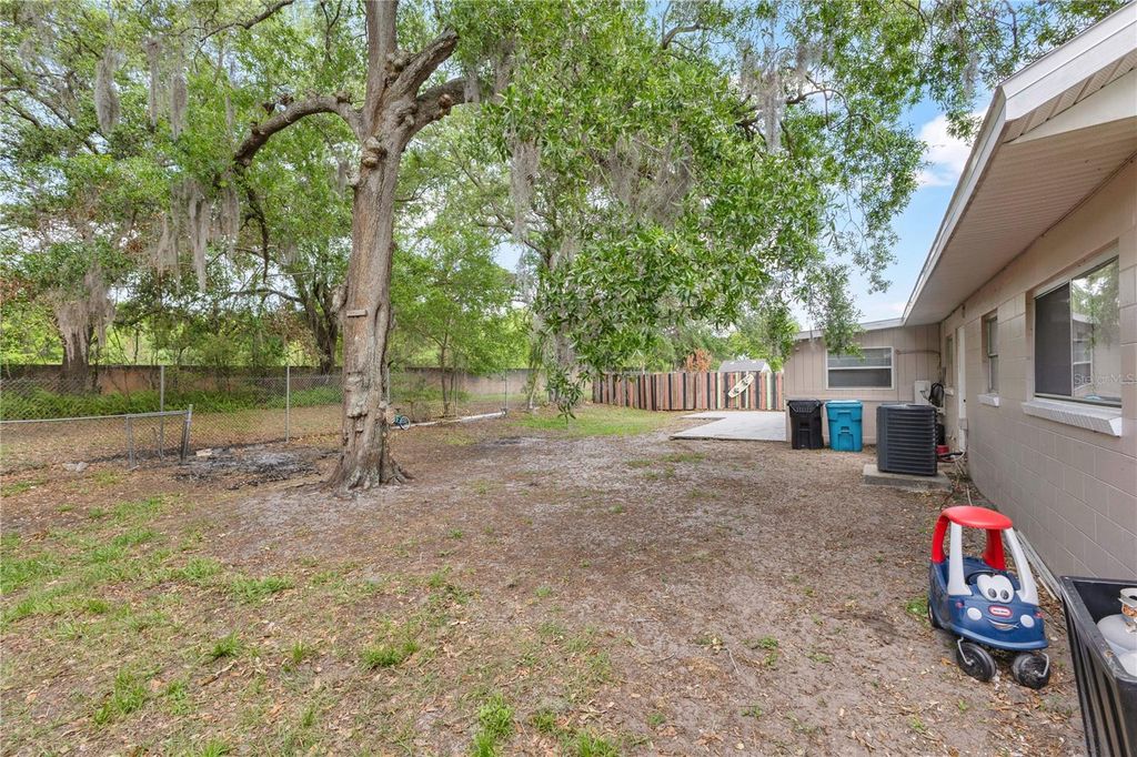 Image 21 of property listing at 8554 WICHITA PLACE, Orlando, FL 32827