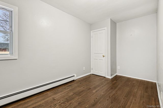 16 Belgrave Avenue, Bay Shore, NY 11706