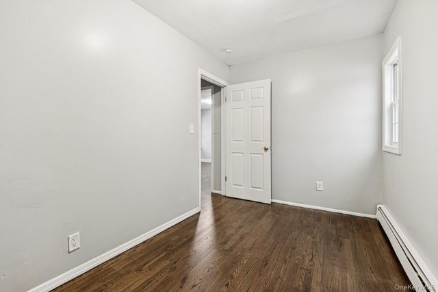 16 Belgrave Avenue, Bay Shore, NY 11706