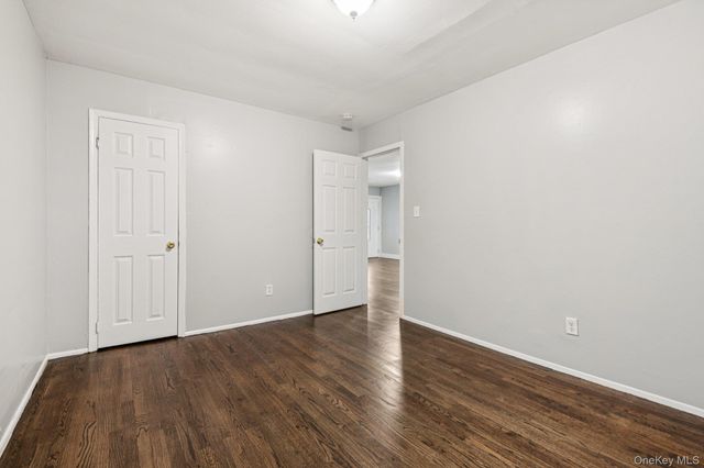 16 Belgrave Avenue, Bay Shore, NY 11706