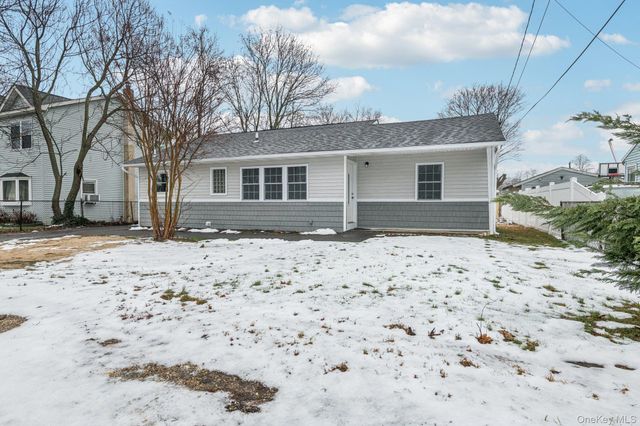 16 Belgrave Avenue, Bay Shore, NY 11706