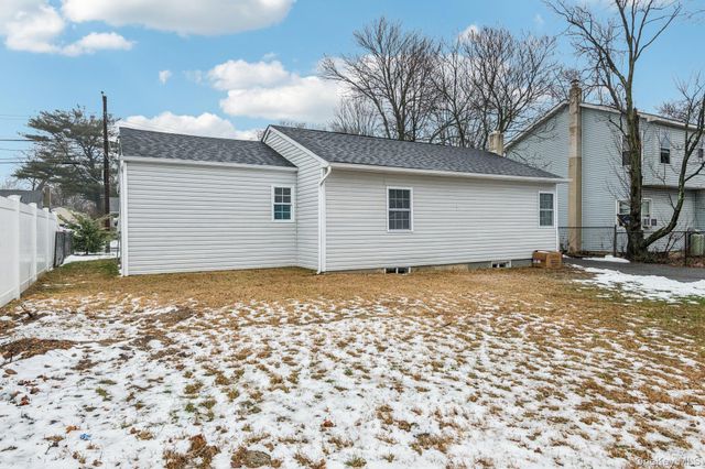 16 Belgrave Avenue, Bay Shore, NY 11706