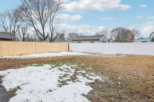 16 Belgrave Avenue, Bay Shore, NY 11706