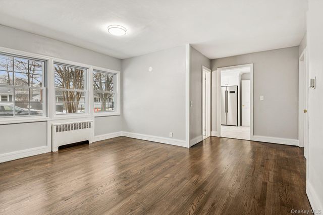 16 Belgrave Avenue, Bay Shore, NY 11706