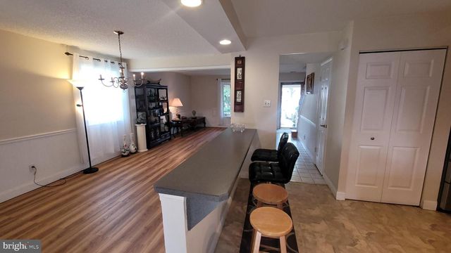 6433 LENOX CT, Bensalem, PA 19020