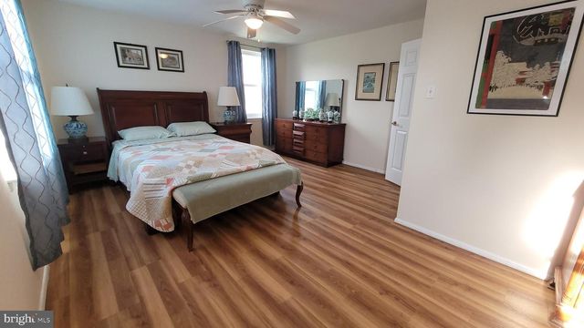 6433 LENOX CT, Bensalem, PA 19020