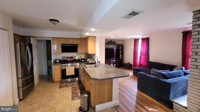 6433 LENOX CT, Bensalem, PA 19020
