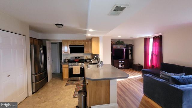 6433 LENOX CT, Bensalem, PA 19020