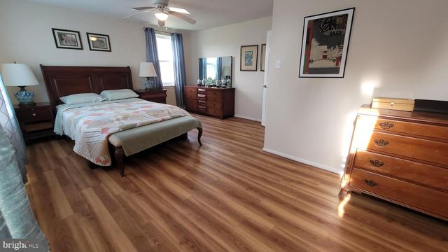 6433 LENOX CT, Bensalem, PA 19020