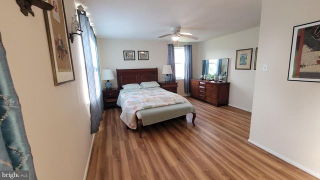 6433 LENOX CT, Bensalem, PA 19020