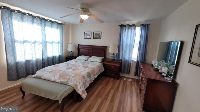 6433 LENOX CT, Bensalem, PA 19020