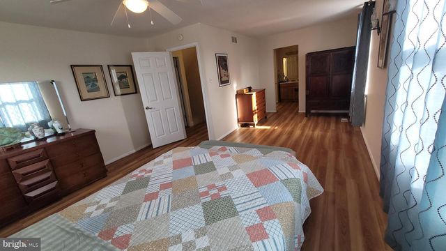 6433 LENOX CT, Bensalem, PA 19020