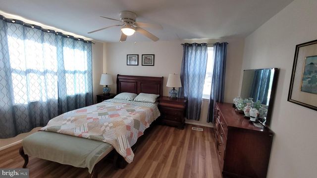 6433 LENOX CT, Bensalem, PA 19020