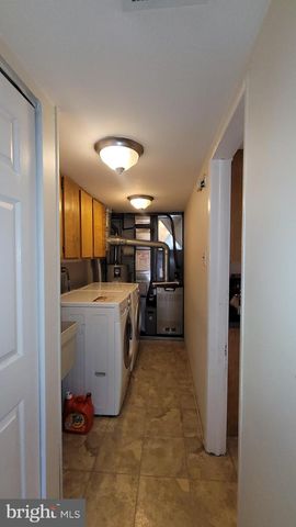 6433 LENOX CT, Bensalem, PA 19020
