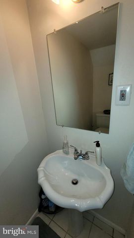 6433 LENOX CT, Bensalem, PA 19020