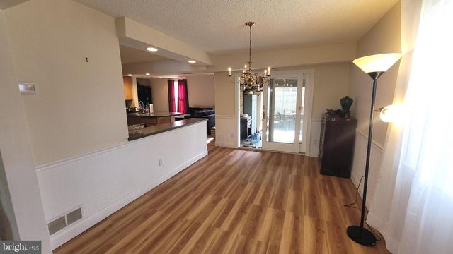 6433 LENOX CT, Bensalem, PA 19020