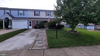 6433 LENOX CT, Bensalem, PA 19020