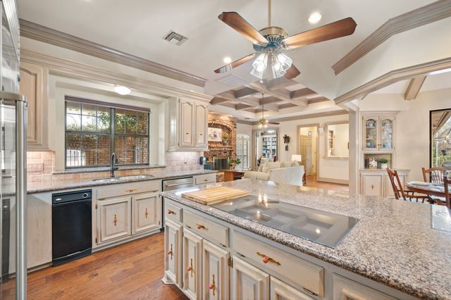 4310 Pembrooke Parkway N, Colleyville, TX 76034