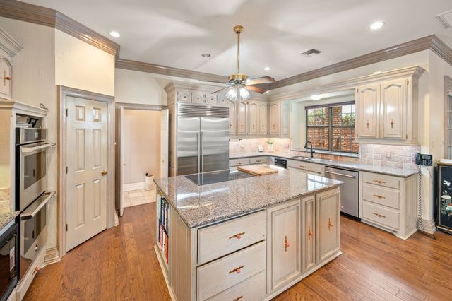 4310 Pembrooke Parkway N, Colleyville, TX 76034