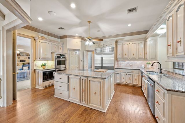 4310 Pembrooke Parkway N, Colleyville, TX 76034