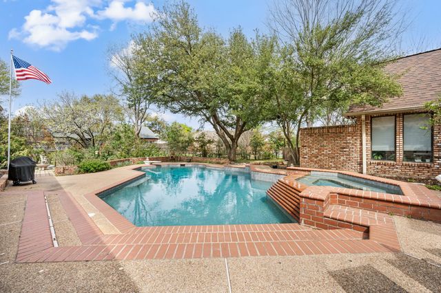 4310 Pembrooke Parkway N, Colleyville, TX 76034