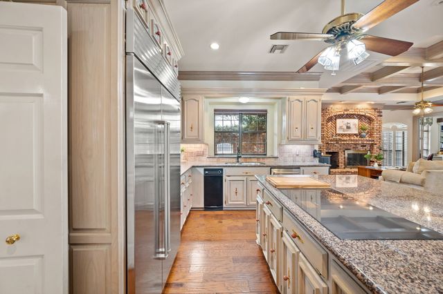 4310 Pembrooke Parkway N, Colleyville, TX 76034