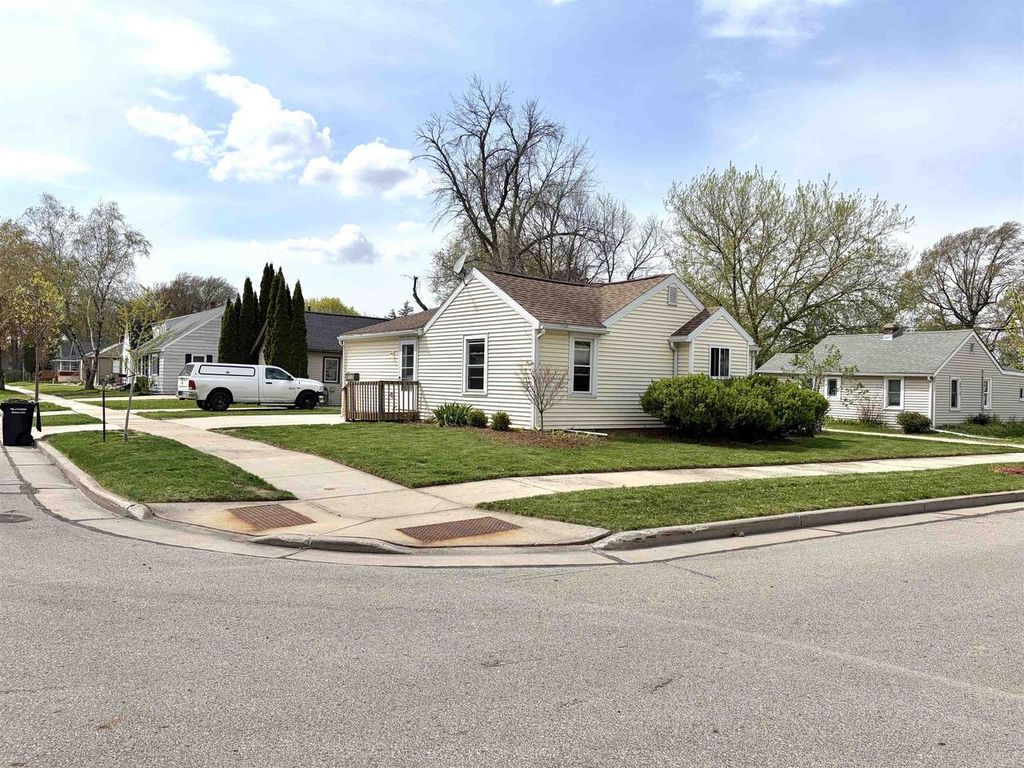 326 E WILSON AVENUE, Appleton, WI 54915