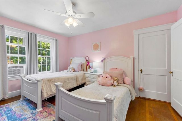 33 Hammond St, Leominster, MA 01453