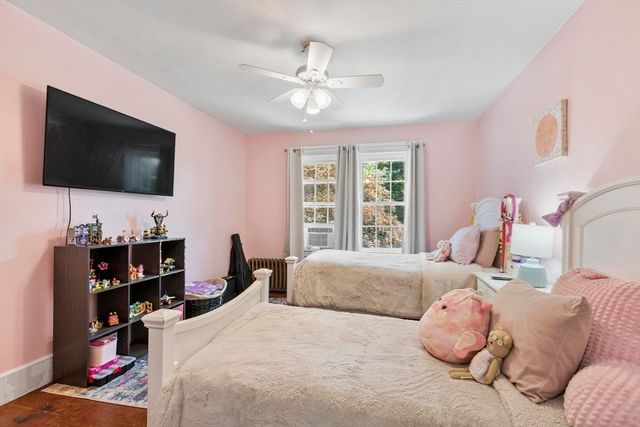 33 Hammond St, Leominster, MA 01453
