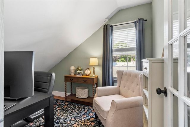 33 Hammond St, Leominster, MA 01453