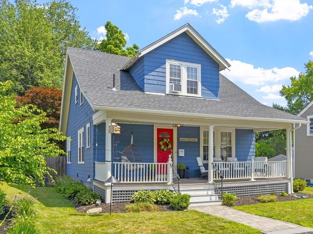 33 Hammond St, Leominster, MA 01453