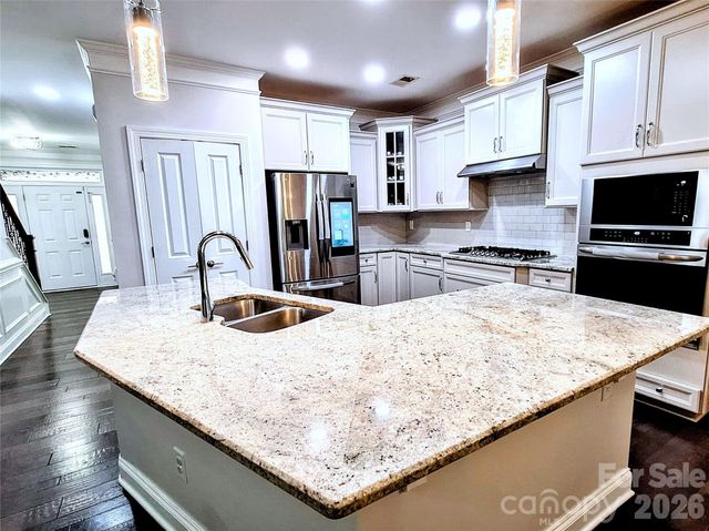 8207 Shady Pond Drive, Charlotte, NC 28227