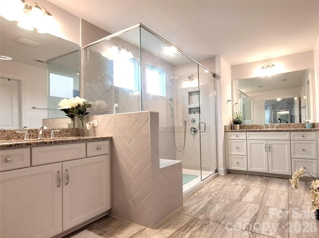 8207 Shady Pond Drive, Charlotte, NC 28227