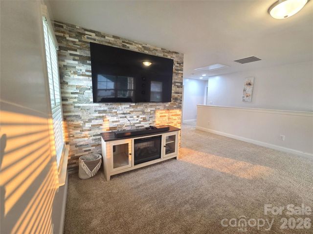 8207 Shady Pond Drive, Charlotte, NC 28227