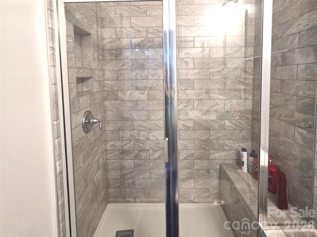 8207 Shady Pond Drive, Charlotte, NC 28227