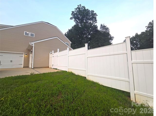 8207 Shady Pond Drive, Charlotte, NC 28227