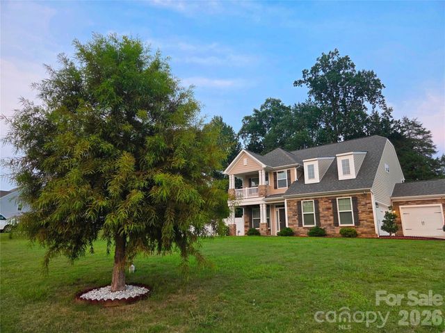 8207 Shady Pond Drive, Charlotte, NC 28227