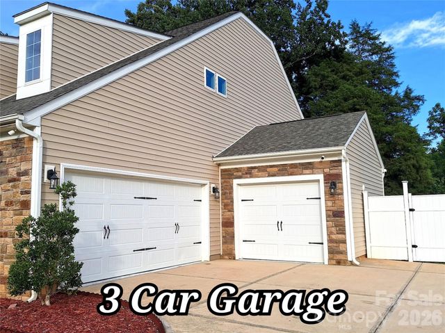 8207 Shady Pond Drive, Charlotte, NC 28227