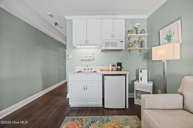 602 W Ft Macon Road 114, Atlantic Beach, NC 28512