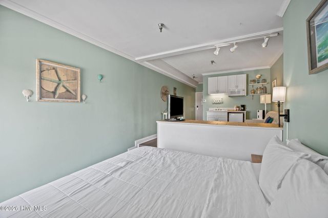 602 W Ft Macon Road 114, Atlantic Beach, NC 28512