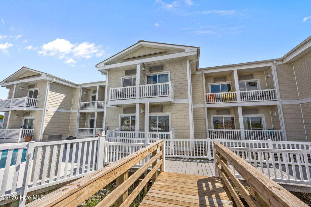 602 W Ft Macon Road 114, Atlantic Beach, NC 28512