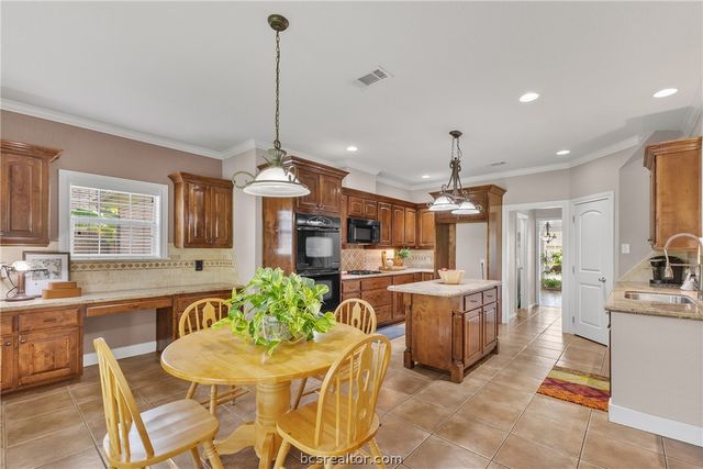 2122 Rolling Rock Place, College Station, TX 77845