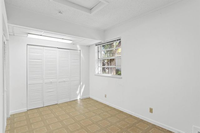10320 NW 10th Court, Plantation, FL 33322