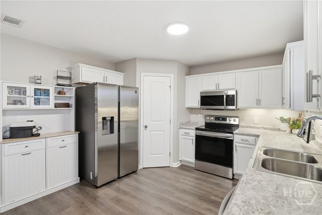 14 Griffin Road, Allenhurst, GA 31301
