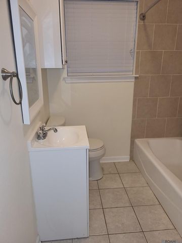 131 Chestnut St, Denham Springs, LA 70726