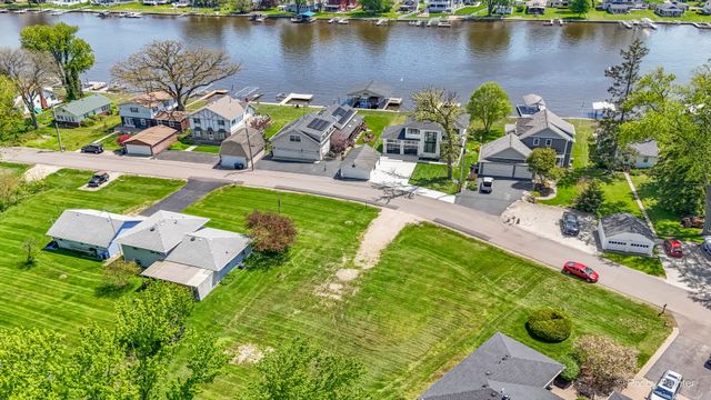 1617 Sunnyside Beach Drive, Johnsburg, IL 60051