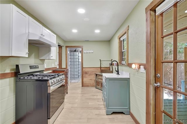 21 62nd Street, Yankeetown, FL 34498