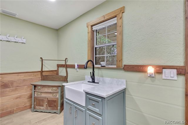 21 62nd Street, Yankeetown, FL 34498