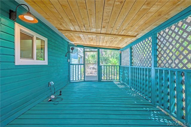 21 62nd Street, Yankeetown, FL 34498
